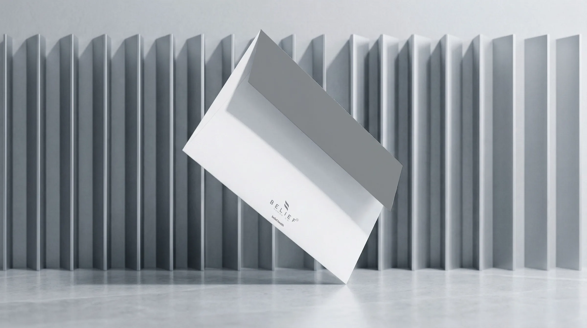 Envelope com a marca Belief