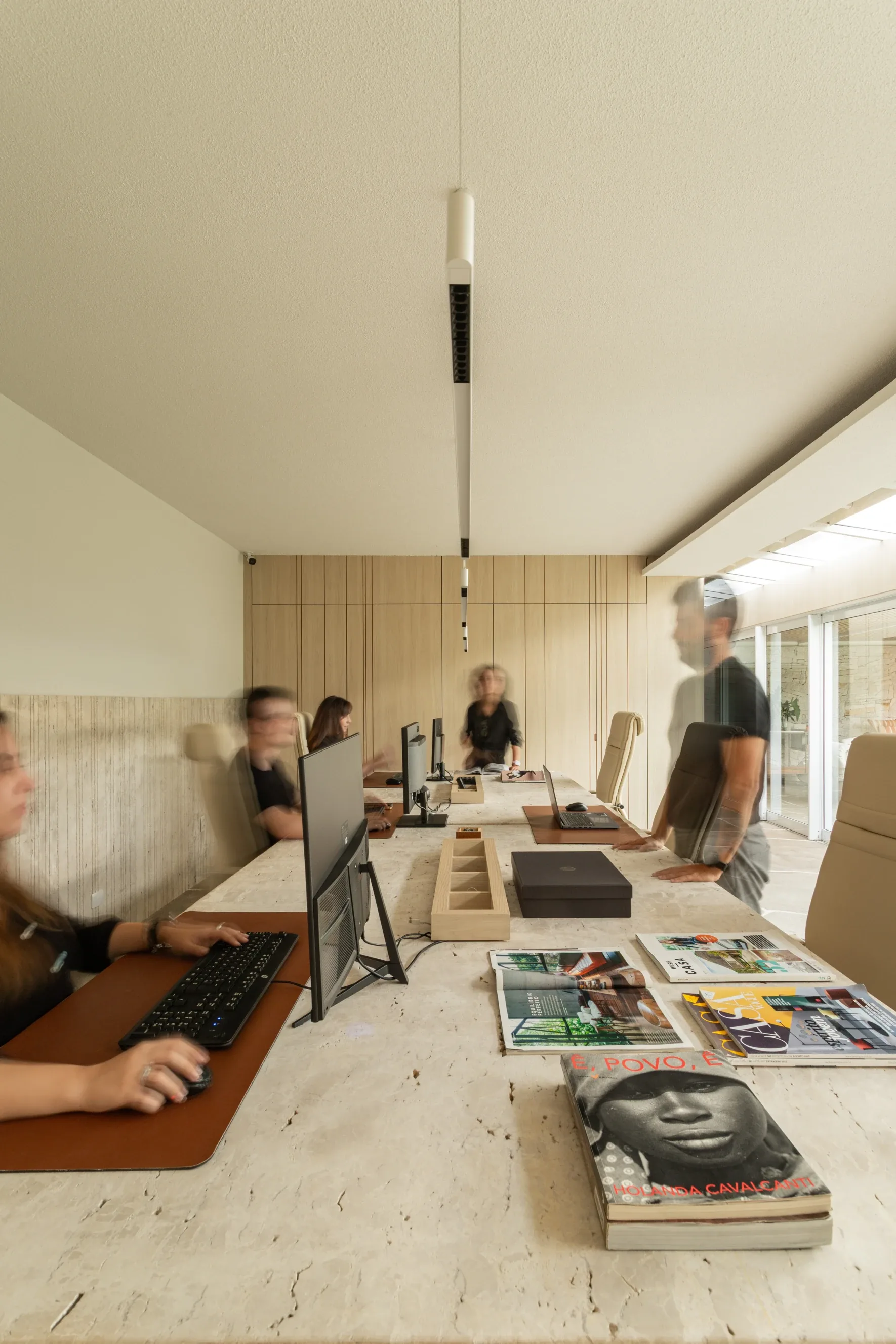 Equipe Casa Lemham no escritório