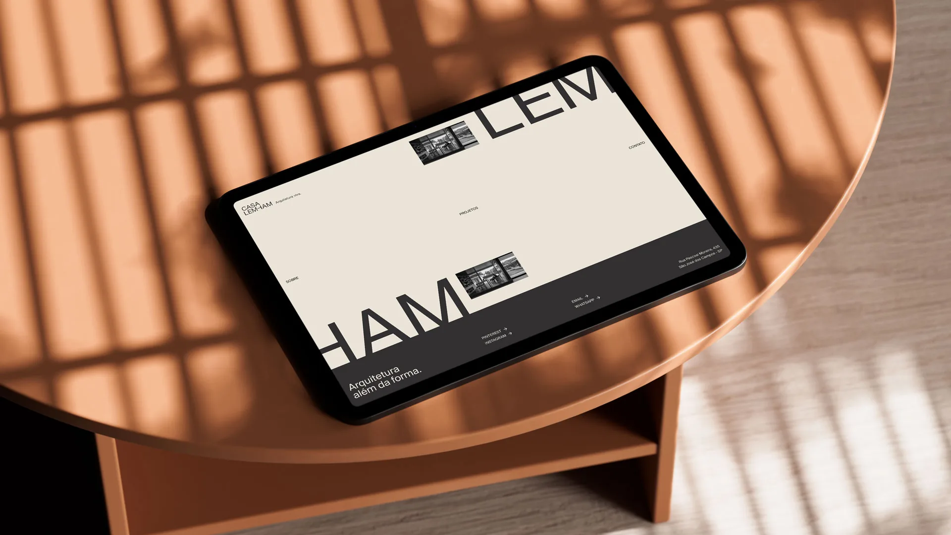 Site da Casa Lemham em um tablet